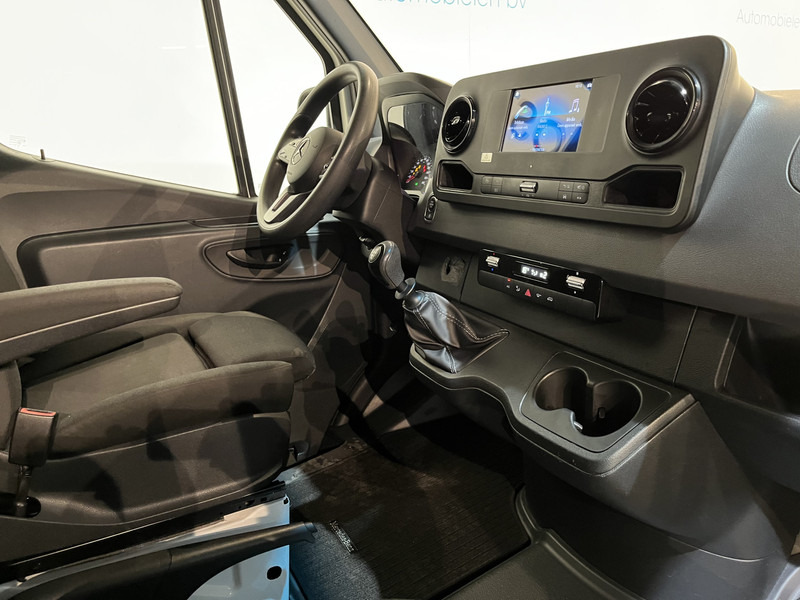 Mercedes-Benz Sprinter 311 CDI L2H2 RWD / Euro 6 / Servicebus / Bott inrichting / 220V / Airco / Oprijplaat / Compressor / CarPlay / Camera - Furgão: foto 4 Mercedes-Benz Sprinter 311 CDI L2H2 RWD / Euro 6 / Servicebus / Bott inrichting / 220V / Airco / Oprijplaat / Compressor / CarPlay / Camera - Furgão: foto 4