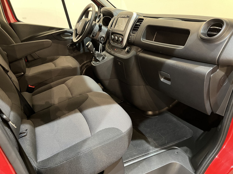 Renault Trafic 2.0 dCi 170 PK L1H1 / Euro 6 / Airco / Cruise Control / PDC / CarPlay / Navigatie / Trekhaak / LED / 3-Zits - Furgão compacto: foto 3 Renault Trafic 2.0 dCi 170 PK L1H1 / Euro 6 / Airco / Cruise Control / PDC / CarPlay / Navigatie / Trekhaak / LED / 3-Zits - Furgão compacto: foto 3