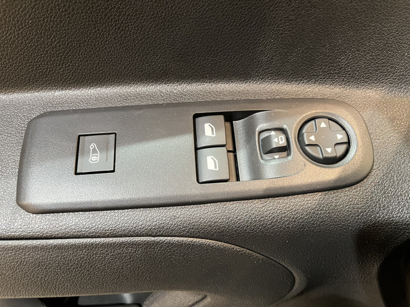 Furgão compacto, Carrinha elétrica Toyota PROACE CITY Electric Live 50 kWh 100% elektrisch !! / CCS Snellader / Airco / Cruise Control / CarPlay / Navigatie / Camera / 980 KM !! Z.G.A.N. / BPM VRIJ !!: foto 12