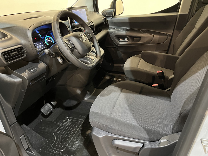 Fotografia de interior 1: Furgão compacto, Carrinha elétrica Toyota PROACE CITY Electric Live 50 kWh 100% elektrisch !! / CCS Snellader / Airco / Cruise Control / CarPlay / Navigatie / Camera / 980 KM !! Z.G.A.N. / BPM VRIJ !!