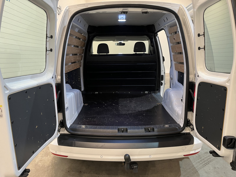 Volkswagen Caddy 2.0 TDI L1H1 BMT Highline / Euro 6 / Airco / Cruise Control / CarPlay / Trekhaak / PDC / Navigatie - Furgão compacto: foto 5 Volkswagen Caddy 2.0 TDI L1H1 BMT Highline / Euro 6 / Airco / Cruise Control / CarPlay / Trekhaak / PDC / Navigatie - Furgão compacto: foto 5