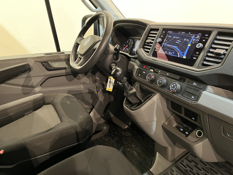 Volkswagen Crafter 35 2.0 TDI L3 140 PK Bakwagen / Dhollandia Laadklep / Euro 6 / Meubelbak / Zijdeur / Airco / CarPlay / Navigatie / Cruise Control / 3-Zits / 70.000 KM !! - Carrinha de contentor: foto 3 Volkswagen Crafter 35 2.0 TDI L3 140 PK Bakwagen / Dhollandia Laadklep / Euro 6 / Meubelbak / Zijdeur / Airco / CarPlay / Navigatie / Cruise Control / 3-Zits / 70.000 KM !! - Carrinha de contentor: foto 3