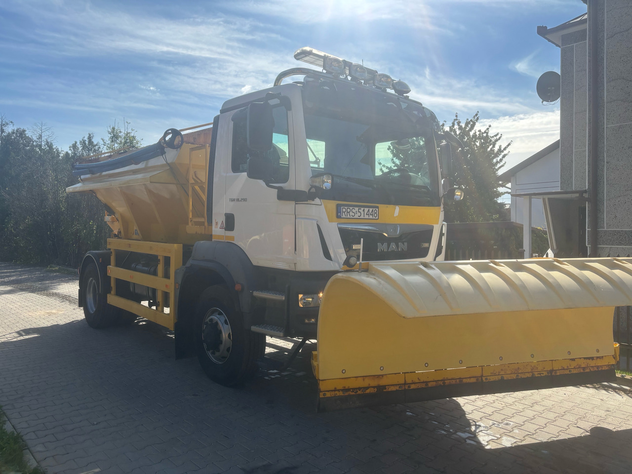 MAN TGM 18.290 4x4 BB GRITTER/SPREADER/PLOUGH - Veículo limpa-neves: foto 2 MAN TGM 18.290 4x4 BB GRITTER/SPREADER/PLOUGH - Veículo limpa-neves: foto 2