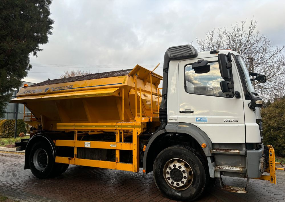 Mercedes-Benz Axor 4x2 piaskarka solarka econ schmidt 1824 e5 - Veículo limpa-neves: foto 4 Mercedes-Benz Axor 4x2 piaskarka solarka econ schmidt 1824 e5 - Veículo limpa-neves: foto 4