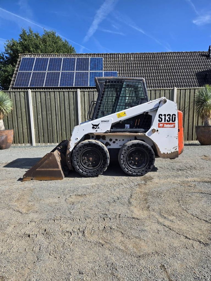 Bobcat S 130 - Mini pá carregadora: foto 1 Bobcat S 130 - Mini pá carregadora: foto 1