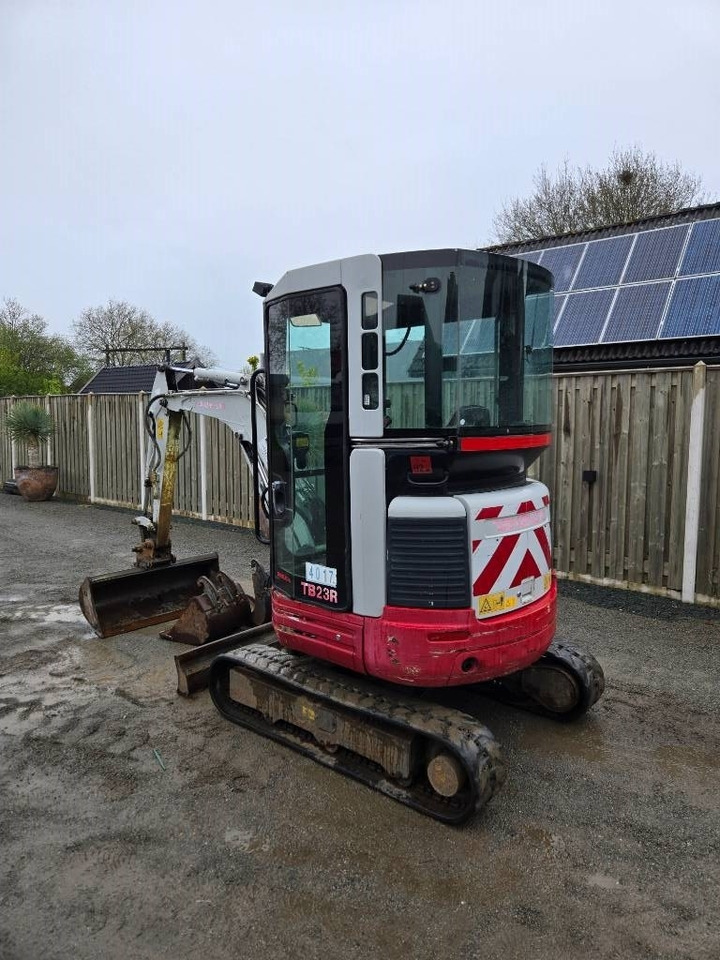 Takeuchi TB 23 R - Mini escavadeira: foto 2 Takeuchi TB 23 R - Mini escavadeira: foto 2