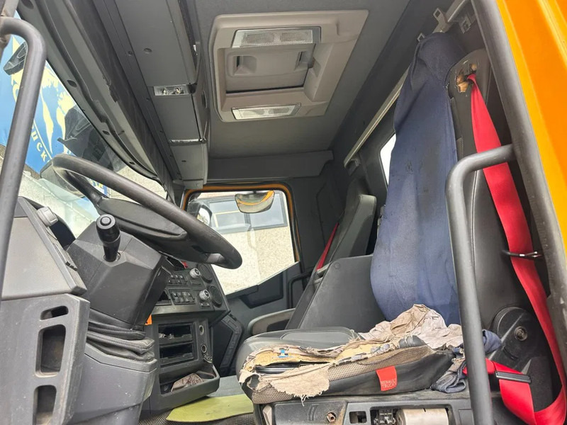 Renault Kerax 430 - Camião basculante: foto 4 Renault Kerax 430 - Camião basculante: foto 4