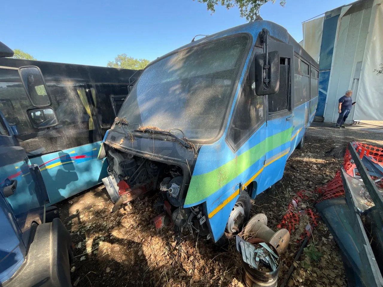 Bundle di 4 mezzi Iveco - Cacciamali Man - 10.180 HOCL Man - Neoplan Neoplan - N4011 - Ônibus urbano: foto 1 Bundle di 4 mezzi Iveco - Cacciamali Man - 10.180 HOCL Man - Neoplan Neoplan - N4011 - Ônibus urbano: foto 1