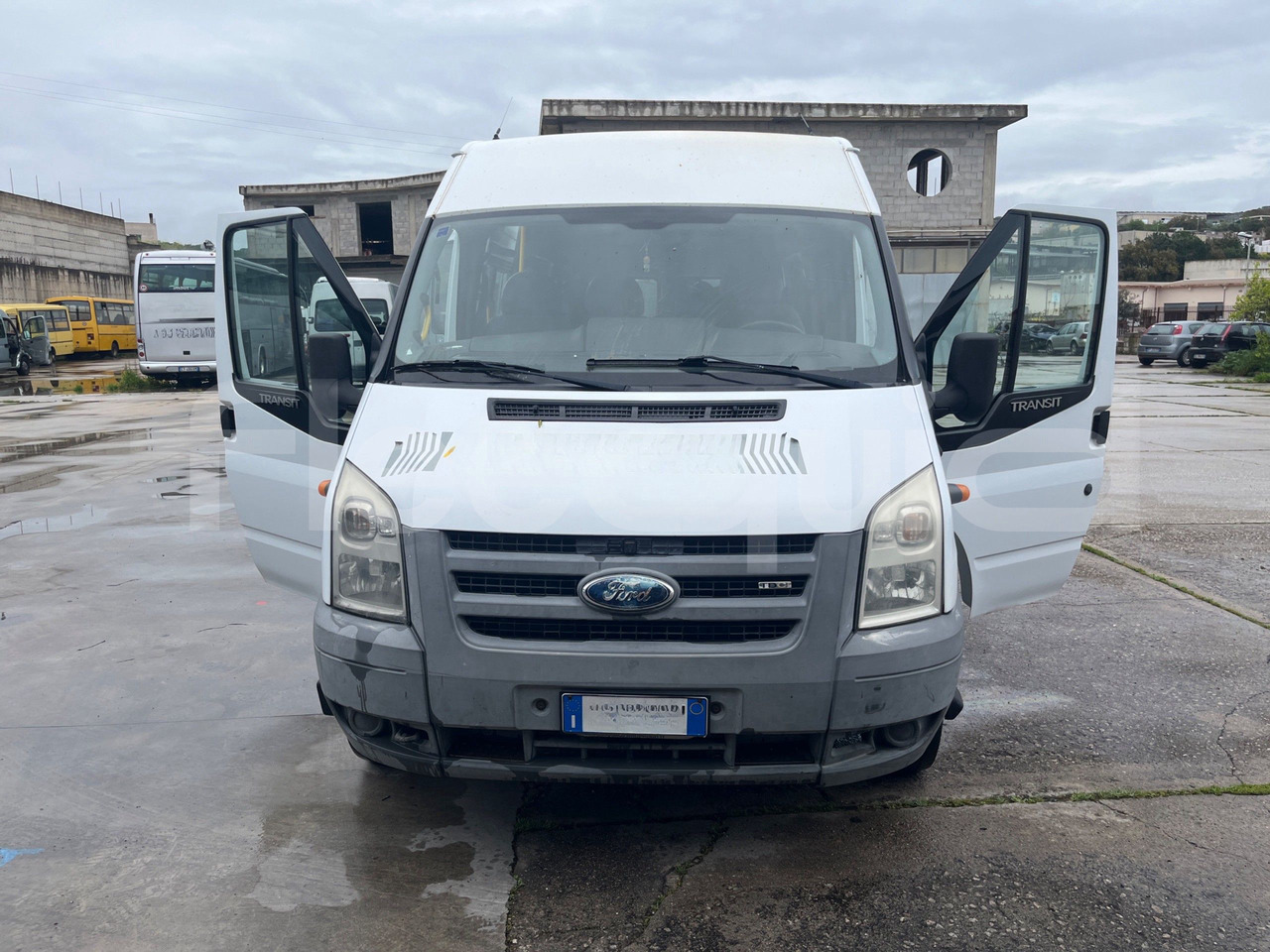Ford Transit - Minibus, Furgão de passageiros: foto 2 Ford Transit - Minibus, Furgão de passageiros: foto 2