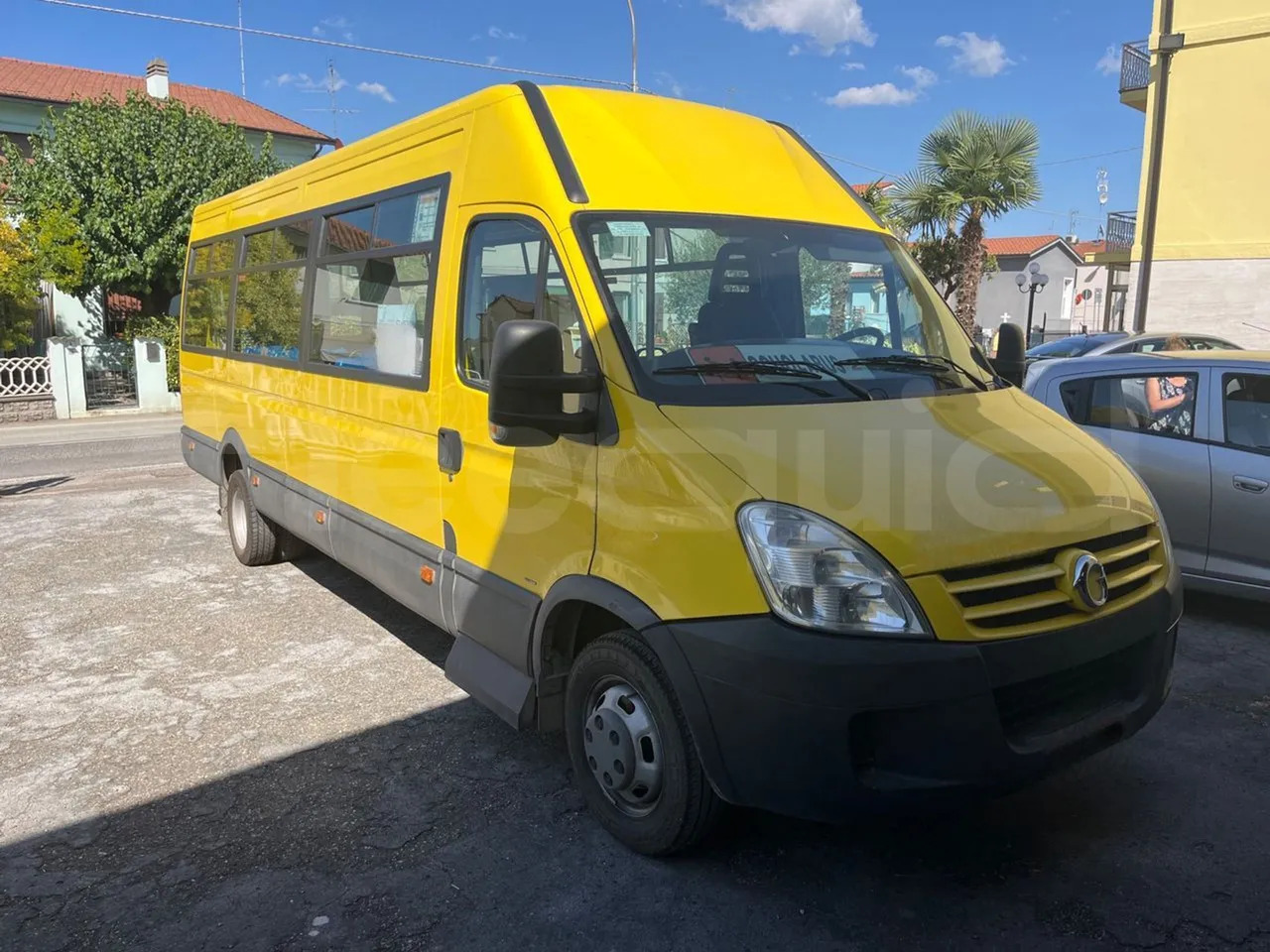Iveco Daily - Autocarro escolar: foto 1 Iveco Daily - Autocarro escolar: foto 1