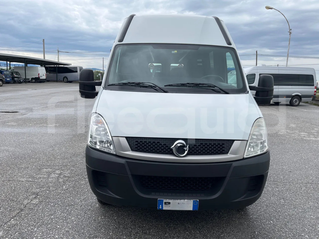 Iveco Daily - Minibus, Furgão de passageiros: foto 2 Iveco Daily - Minibus, Furgão de passageiros: foto 2