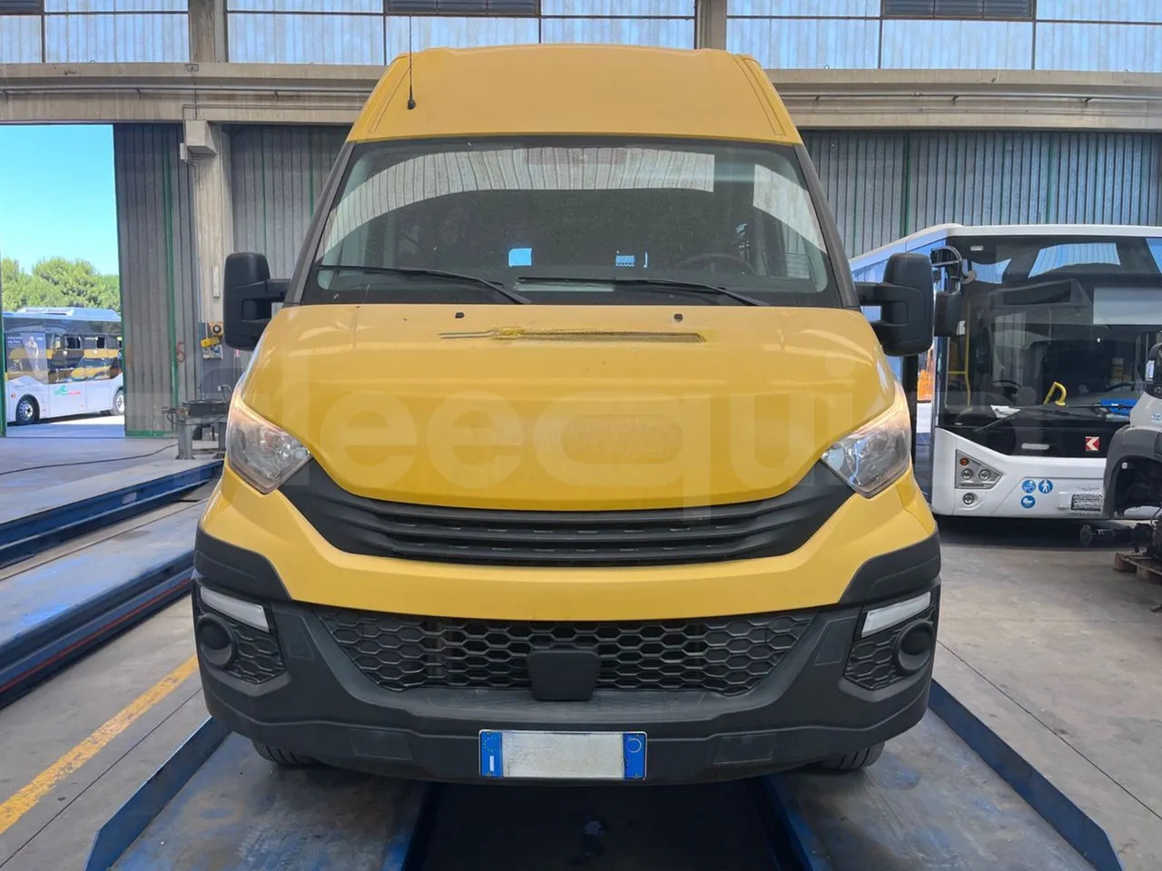 Iveco Daily - Autocarro escolar: foto 2 Iveco Daily - Autocarro escolar: foto 2
