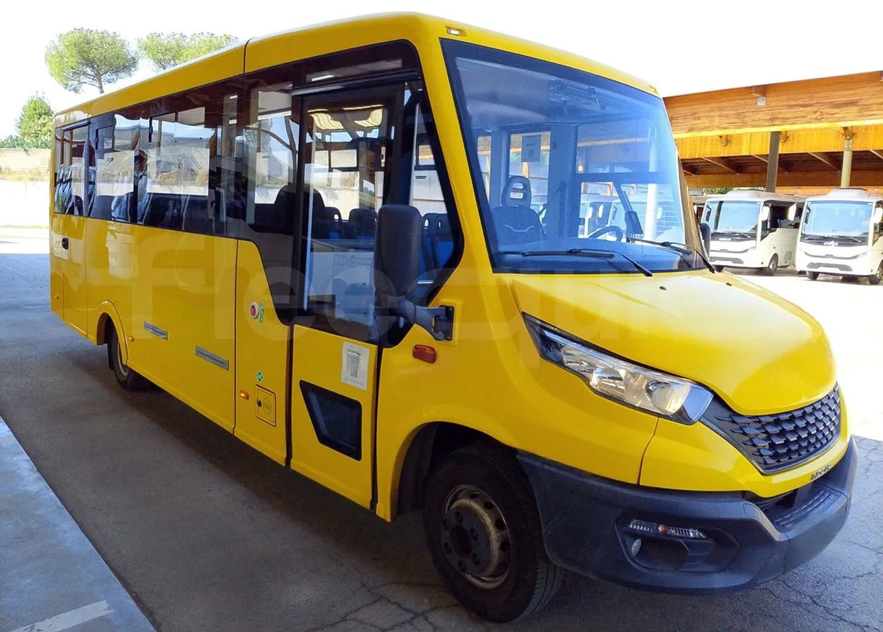 Iveco Indcar - Autocarro escolar: foto 1 Iveco Indcar - Autocarro escolar: foto 1