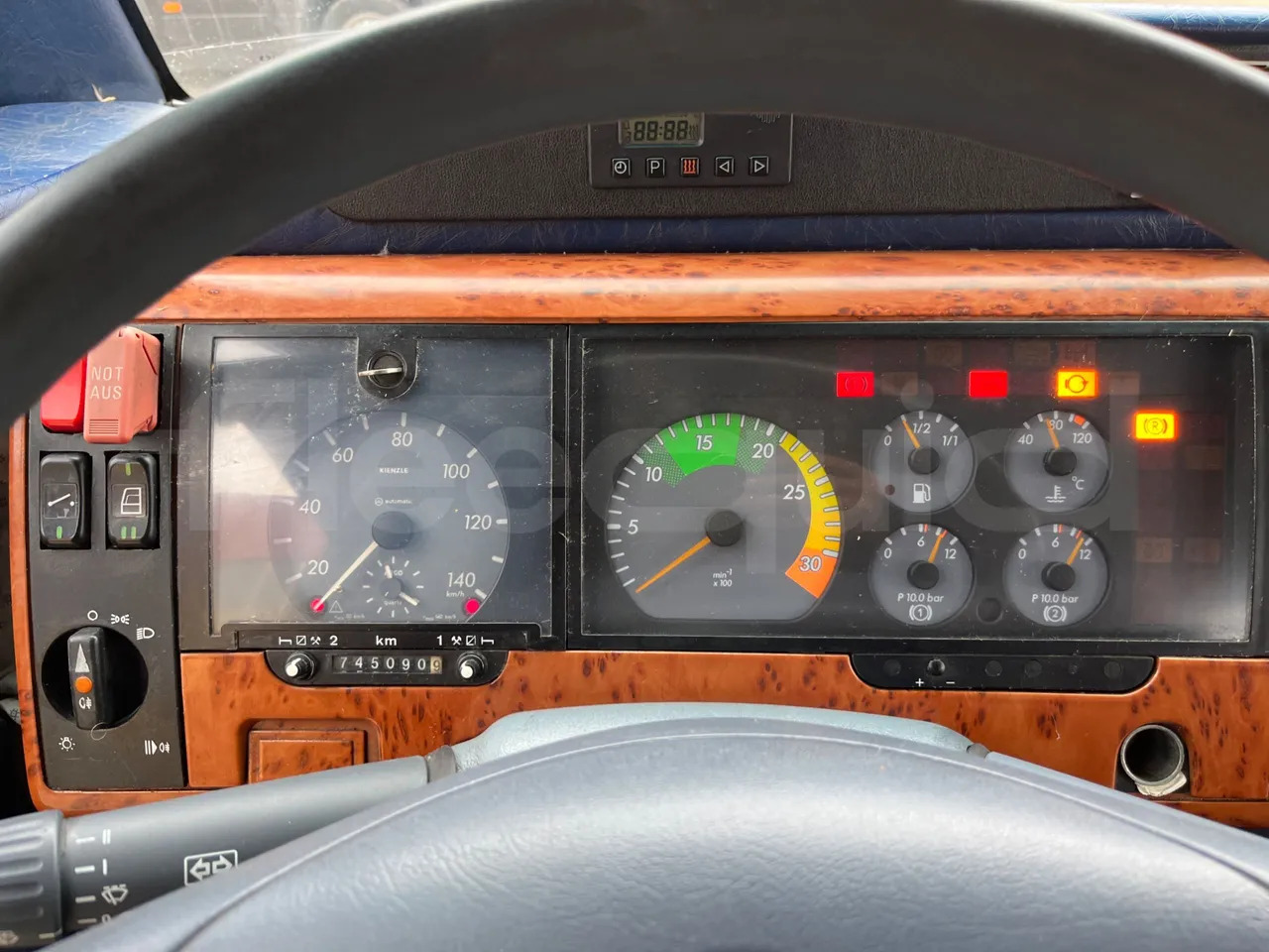 Mercedes-Benz Beluga - Autocarro: foto 3 Mercedes-Benz Beluga - Autocarro: foto 3