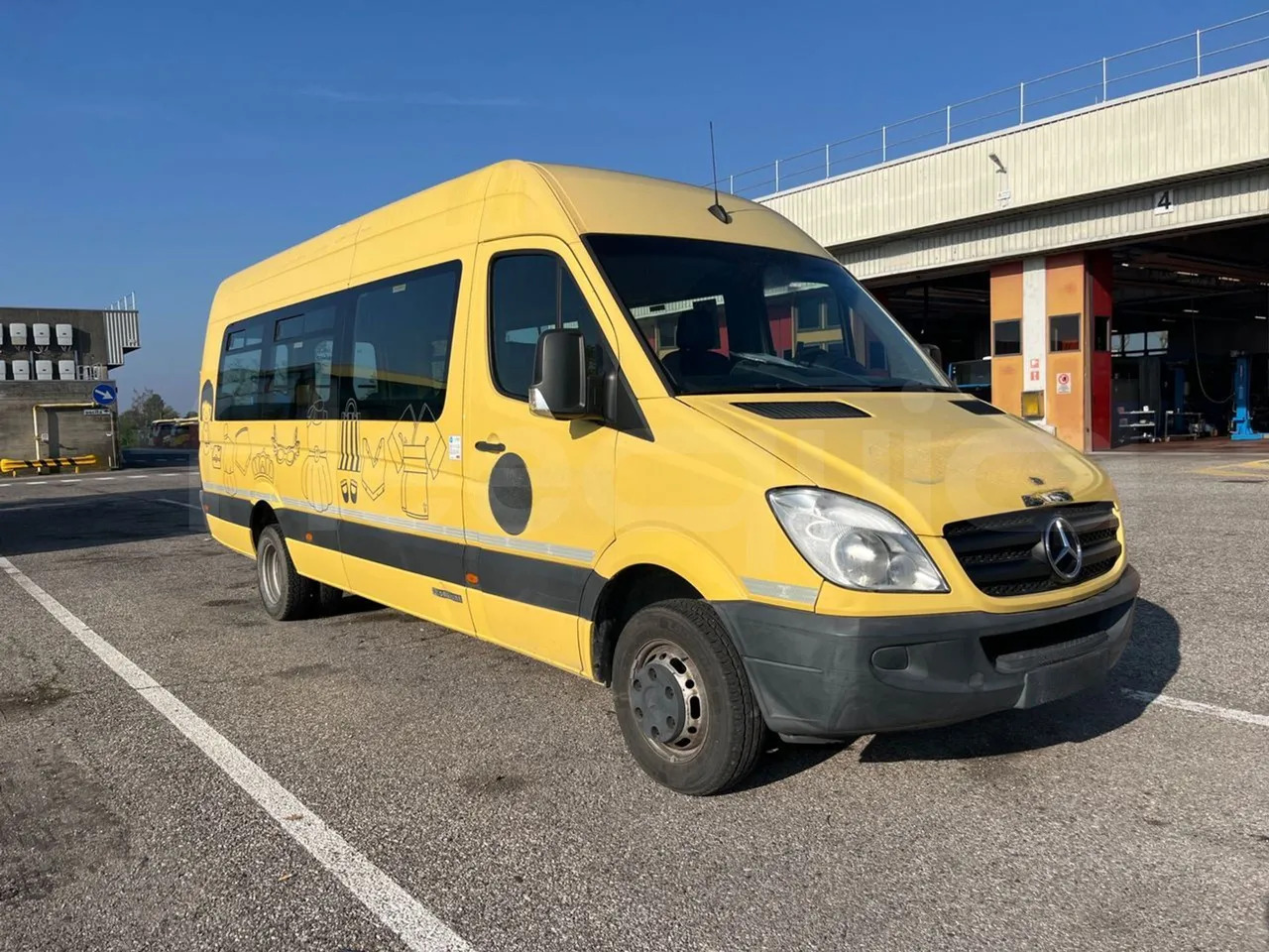Mercedes-Benz Sprinter - Autocarro escolar: foto 1 Mercedes-Benz Sprinter - Autocarro escolar: foto 1