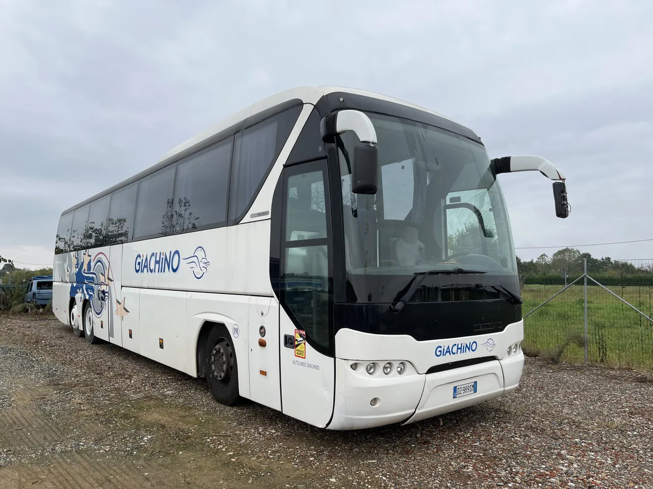 Neoplan P22 - Autocarro: foto 1 Neoplan P22 - Autocarro: foto 1