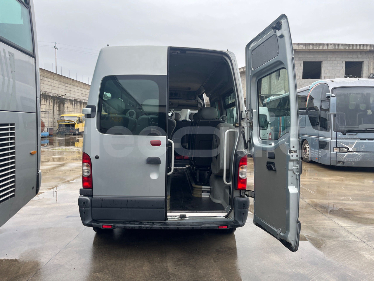 Nissan Interstar - Minibus, Furgão de passageiros: foto 5 Nissan Interstar - Minibus, Furgão de passageiros: foto 5