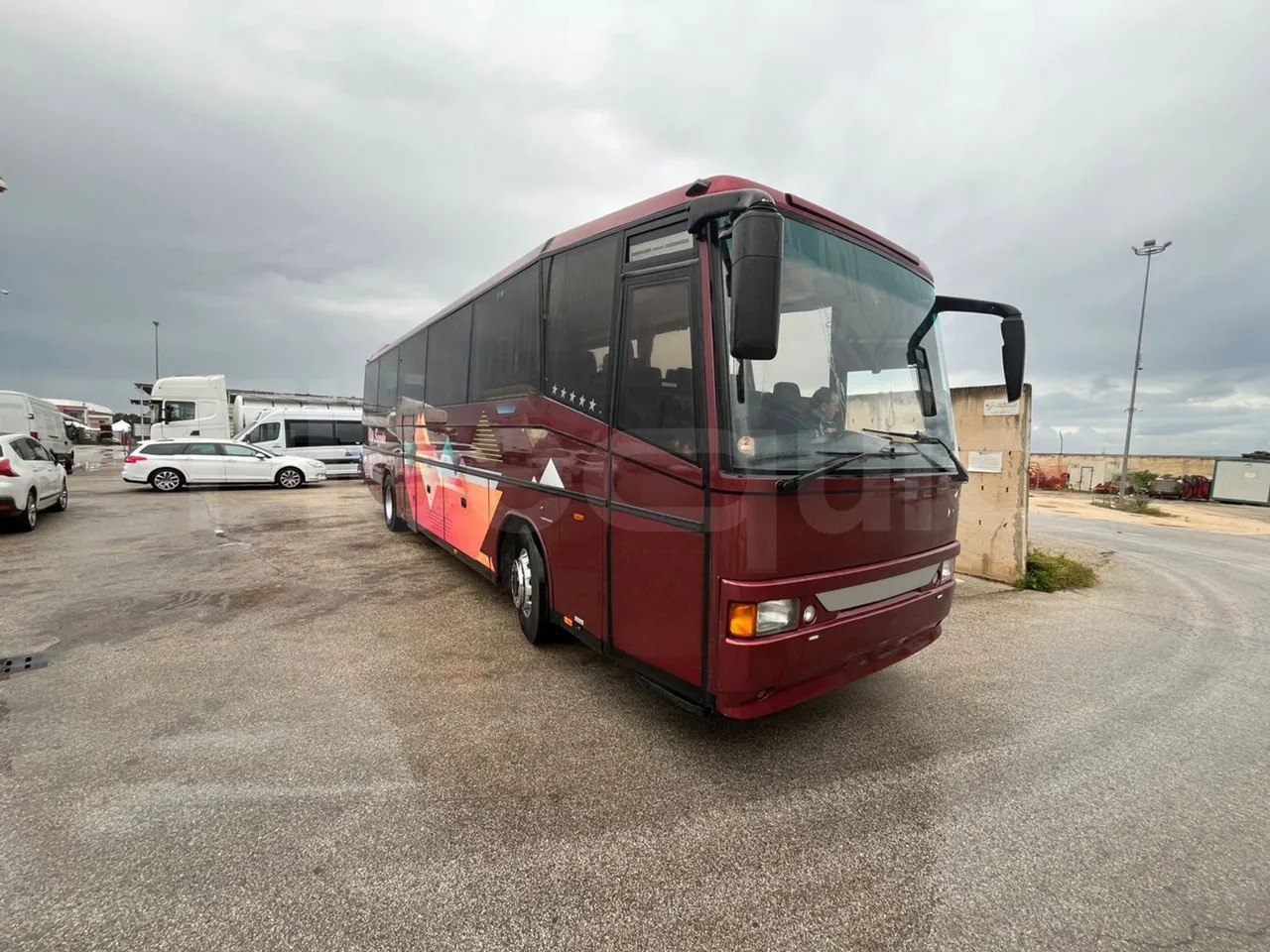 Volvo B12 - Autocarro: foto 1 Volvo B12 - Autocarro: foto 1