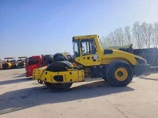 Bomag BW 220D-40 - Compactador de asfalto: foto 3 Bomag BW 220D-40 - Compactador de asfalto: foto 3