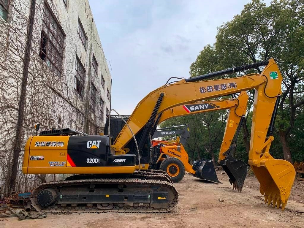 CAT 320D2 - Escavadora de rastos: foto 1 CAT 320D2 - Escavadora de rastos: foto 1