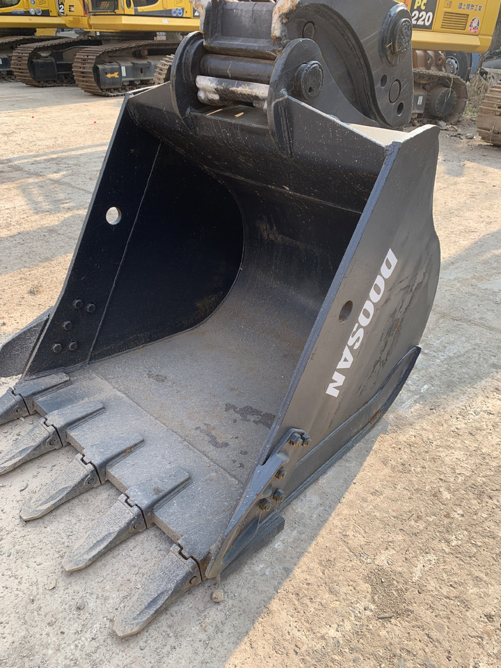 DOOSAN DX300LC-9C - Escavadeira de rodas: foto 3 DOOSAN DX300LC-9C - Escavadeira de rodas: foto 3