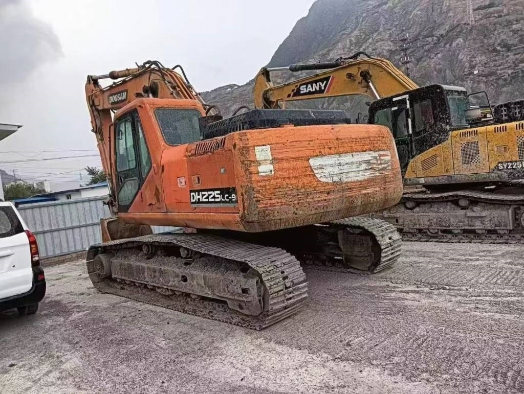 Doosan DX 225 DH225LC-9 DX 225 DH225LC-9 - Escavadora de rastos: foto 3 Doosan DX 225 DH225LC-9 DX 225 DH225LC-9 - Escavadora de rastos: foto 3