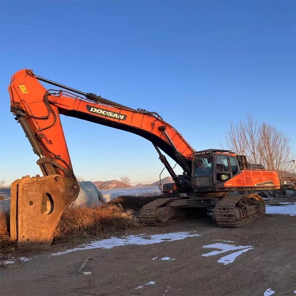 Doosan DX150LC-9C  - Escavadora de rastos: foto 1 Doosan DX150LC-9C  - Escavadora de rastos: foto 1