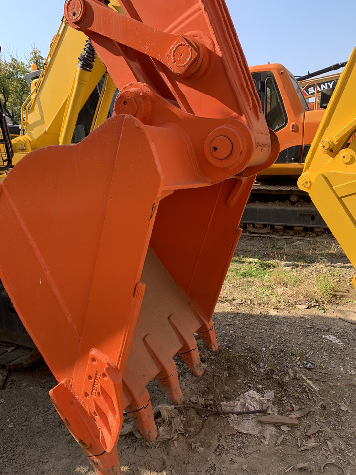 HITACHI ZAXIS240 - Escavadeira de rodas: foto 4 HITACHI ZAXIS240 - Escavadeira de rodas: foto 4