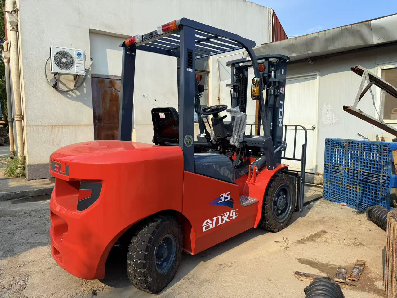 Heli CPC35 - Empilhadeira a diesel: foto 5 Heli CPC35 - Empilhadeira a diesel: foto 5