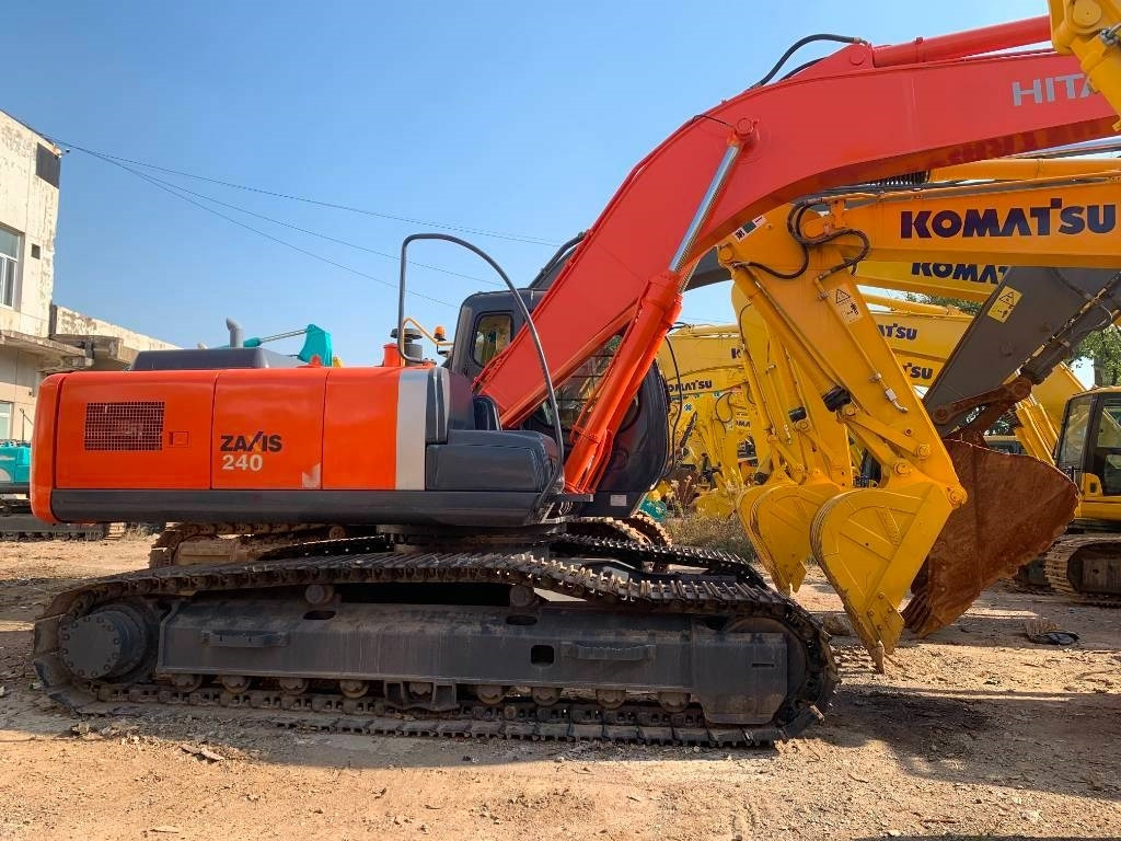 Hitachi Zaxis 240 - Escavadora de rastos: foto 2 Hitachi Zaxis 240 - Escavadora de rastos: foto 2
