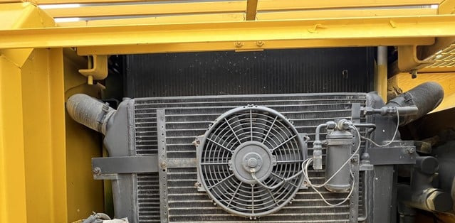 Escavadora de rastos KOMATSU PC300LC-7: foto 6