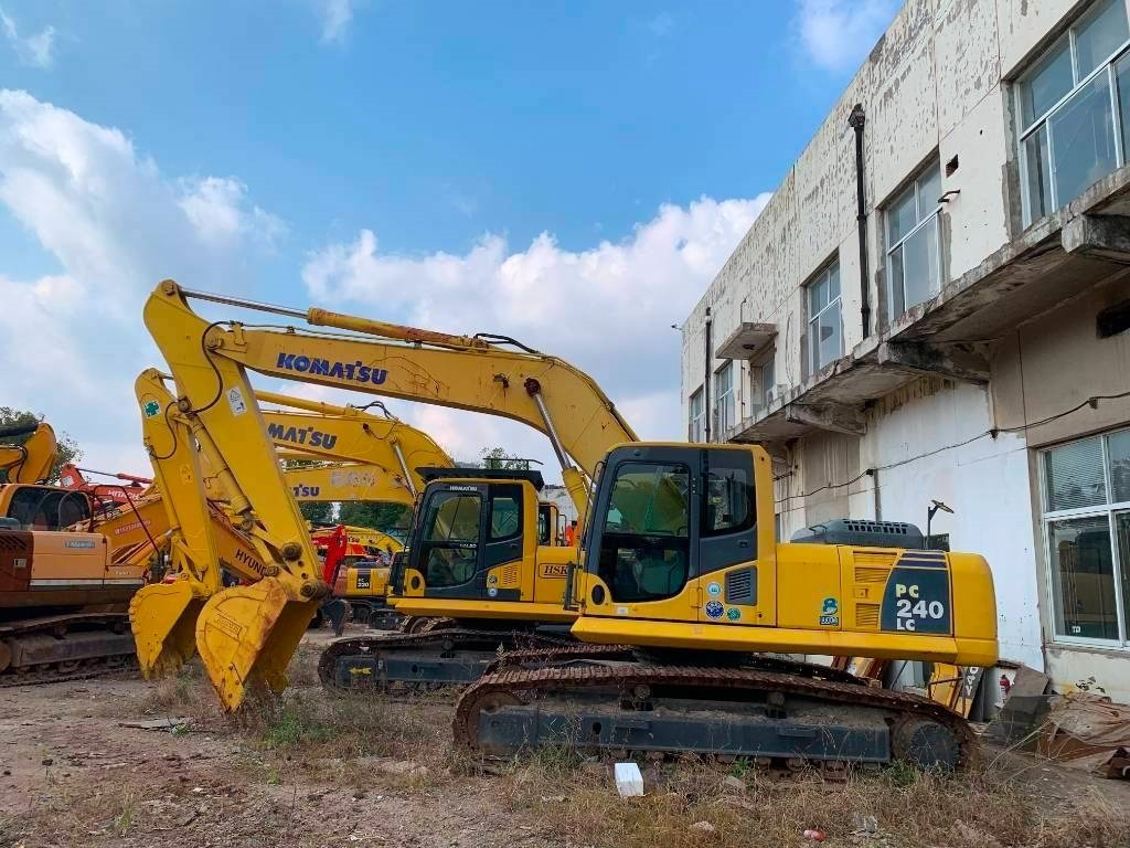Komatsu PC 240 - Escavadora de rastos: foto 2 Komatsu PC 240 - Escavadora de rastos: foto 2