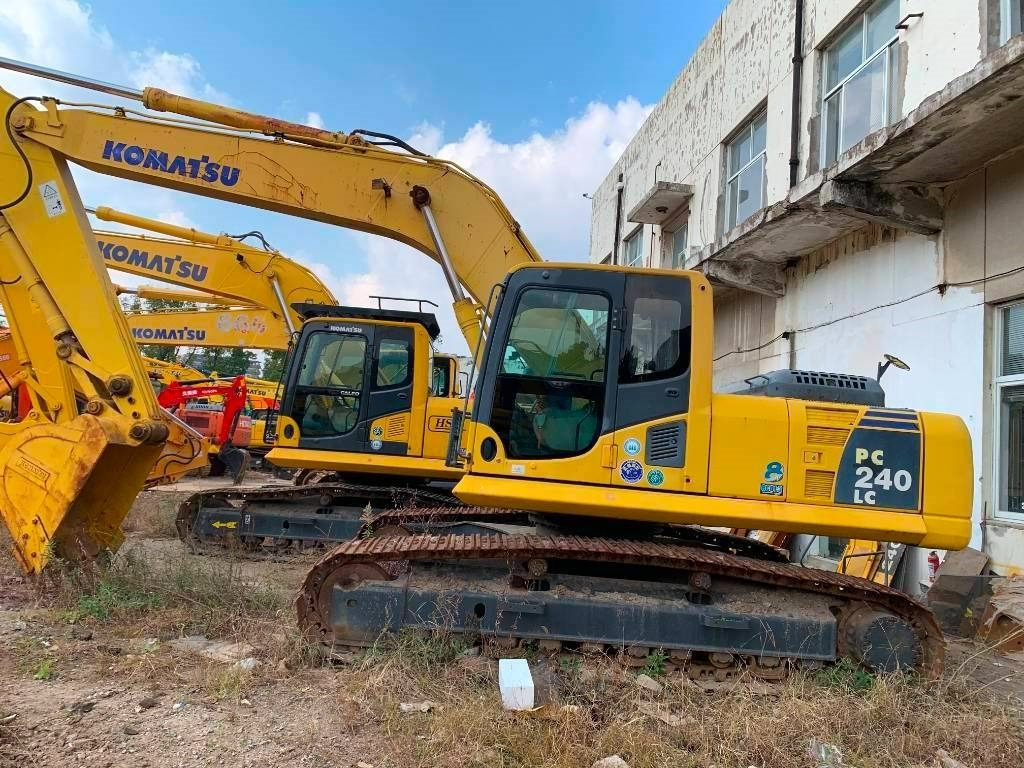 Komatsu PC 240 - Escavadora de rastos: foto 1 Komatsu PC 240 - Escavadora de rastos: foto 1
