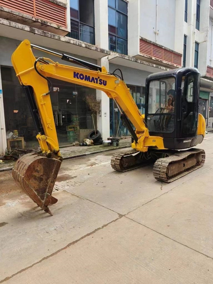 Komatsu PC 35MR-8 - Mini escavadeira: foto 1 Komatsu PC 35MR-8 - Mini escavadeira: foto 1