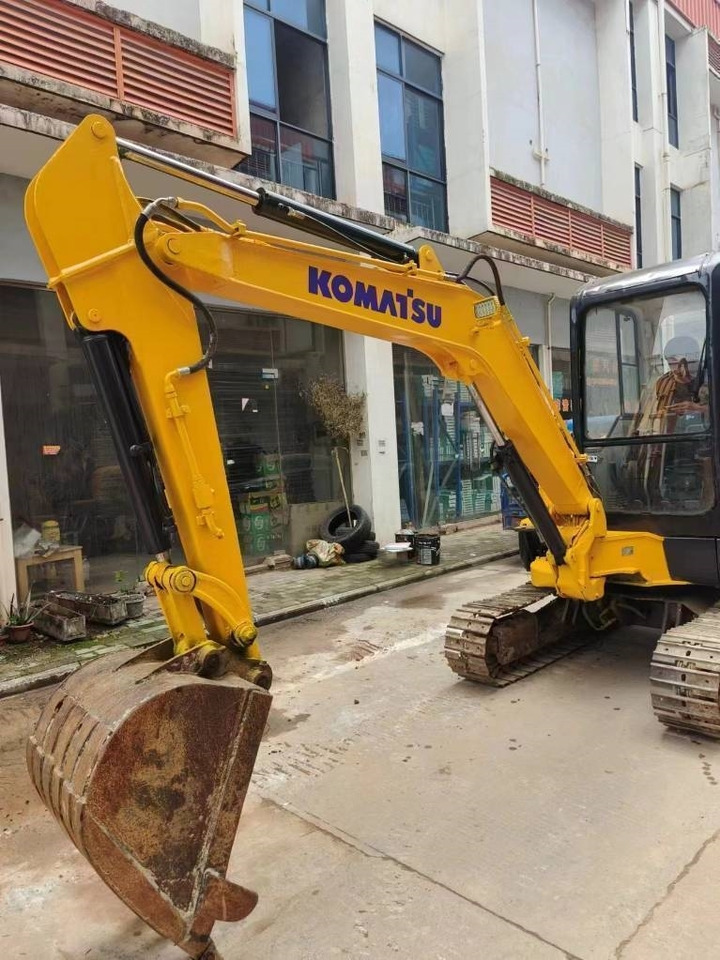 Komatsu PC 35MR-8 - Mini escavadeira: foto 4 Komatsu PC 35MR-8 - Mini escavadeira: foto 4