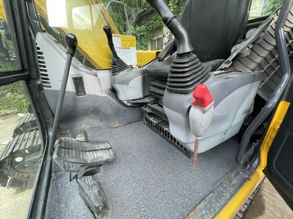 Komatsu PC130 - Escavadeira: foto 4 Komatsu PC130 - Escavadeira: foto 4