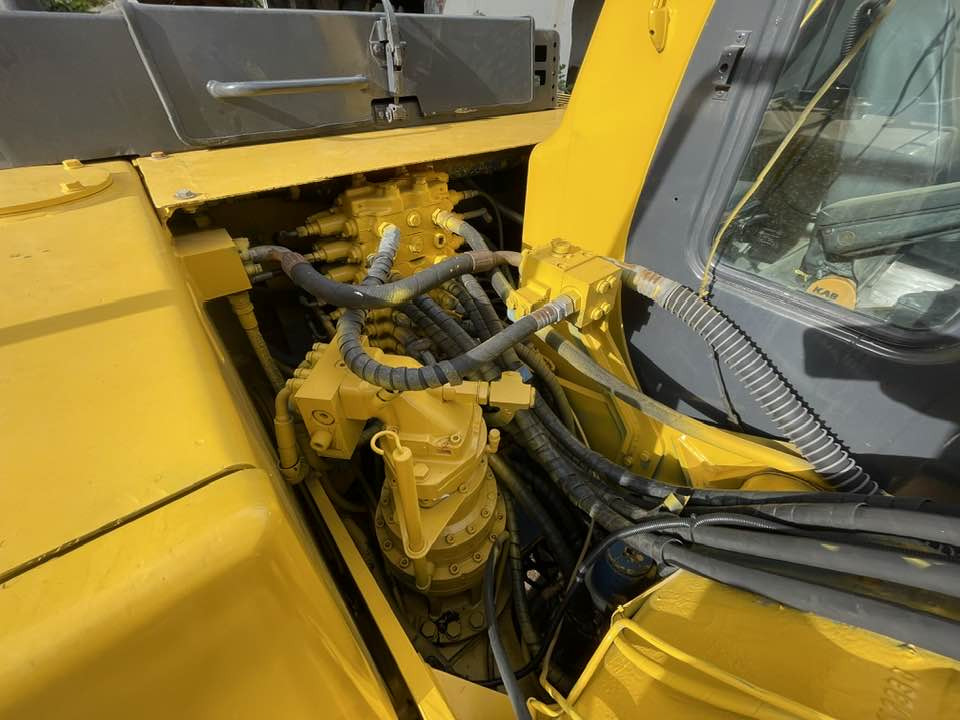 Komatsu PC160LC-7/-8 - Escavadeira de rodas: foto 4 Komatsu PC160LC-7/-8 - Escavadeira de rodas: foto 4