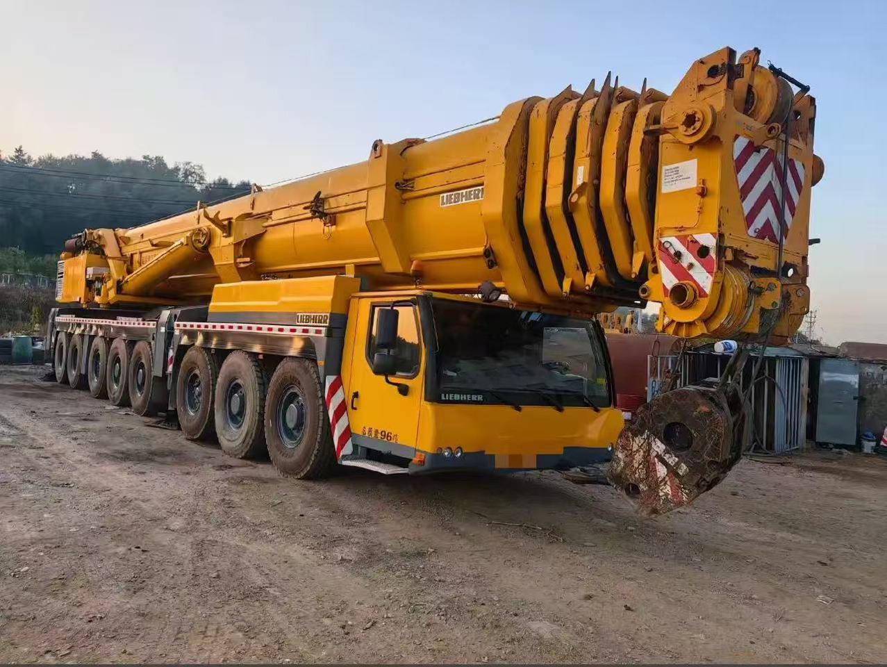 LIEBHERR LTM 1500-8.1 - Grua todo o terreno: foto 4 LIEBHERR LTM 1500-8.1 - Grua todo o terreno: foto 4