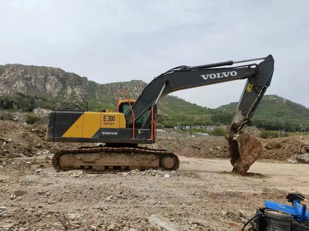 Volvo EC 300 - Escavadora de rastos: foto 1 Volvo EC 300 - Escavadora de rastos: foto 1