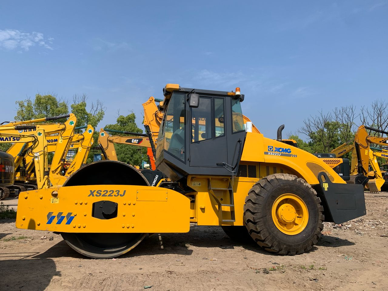 XCMG XS223J - Compactador de asfalto: foto 1 XCMG XS223J - Compactador de asfalto: foto 1