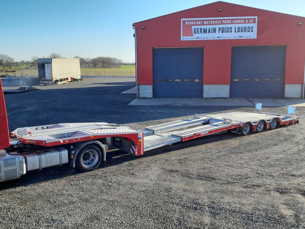 FGM FGM 32 plant carrier / low loader Semi-trailer - Semi-reboque baixa: foto 1 FGM FGM 32 plant carrier / low loader Semi-trailer - Semi-reboque baixa: foto 1