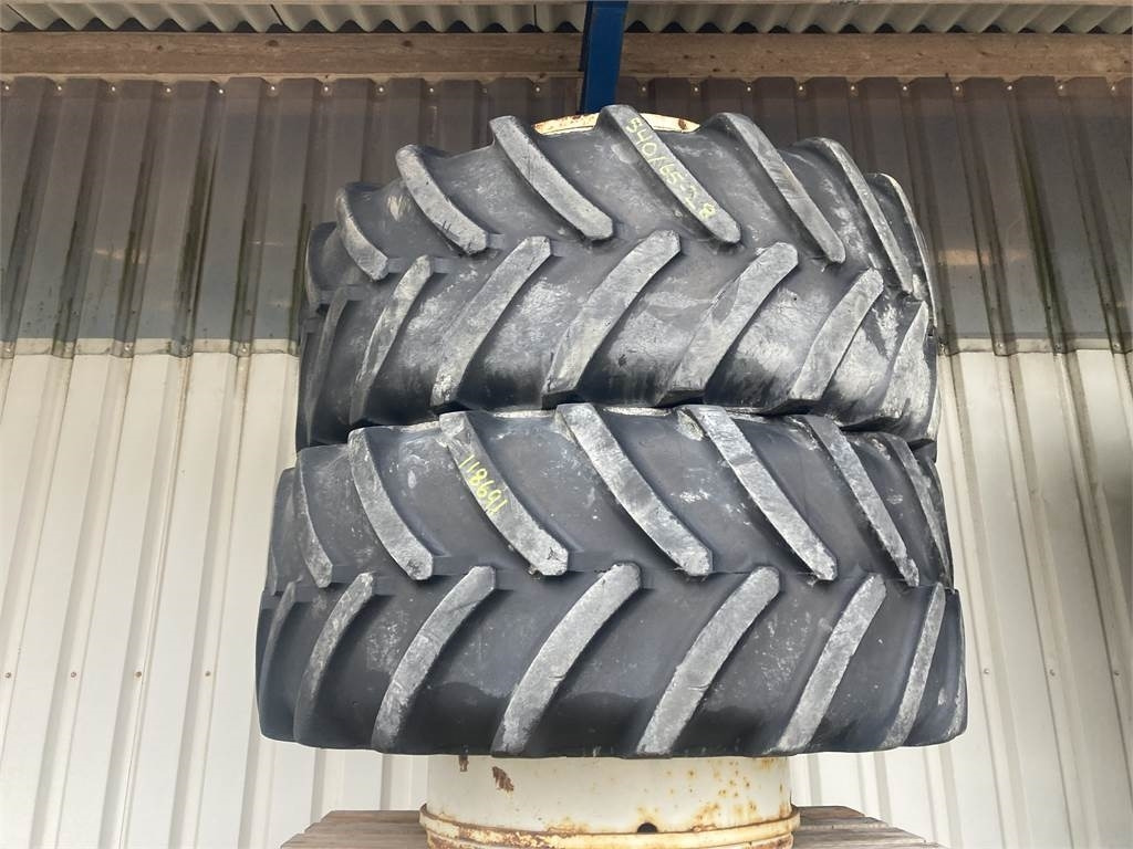 540/65R28 - Pneu: foto 1 540/65R28 - Pneu: foto 1