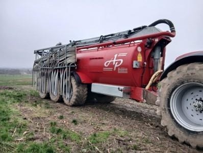 AP GV25 - Cisterna de chorume: foto 1 AP GV25 - Cisterna de chorume: foto 1