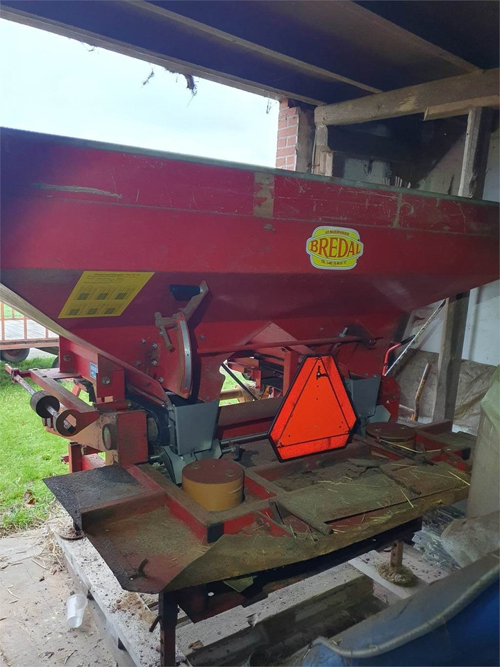 Bredal B2 LIFTOPHÆNGT  - Distribuidor de fertilizantes: foto 1 Bredal B2 LIFTOPHÆNGT  - Distribuidor de fertilizantes: foto 1