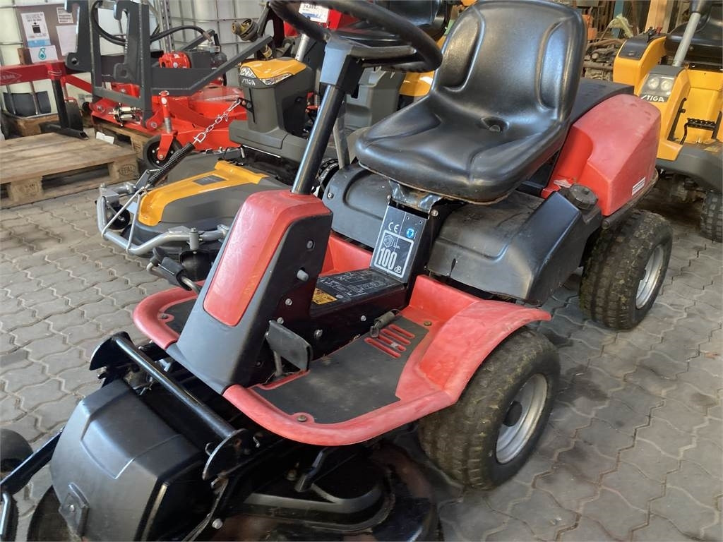 Jonsered FR2215MA - Trator municipal: foto 2 Jonsered FR2215MA - Trator municipal: foto 2