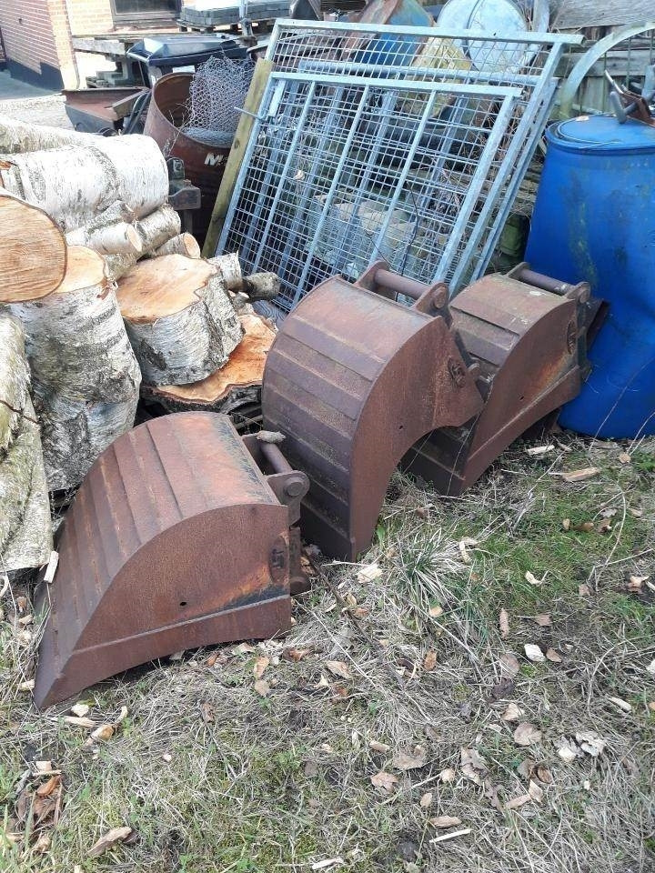 New Holland E26C CAB mini - Mini escavadeira: foto 3 New Holland E26C CAB mini - Mini escavadeira: foto 3