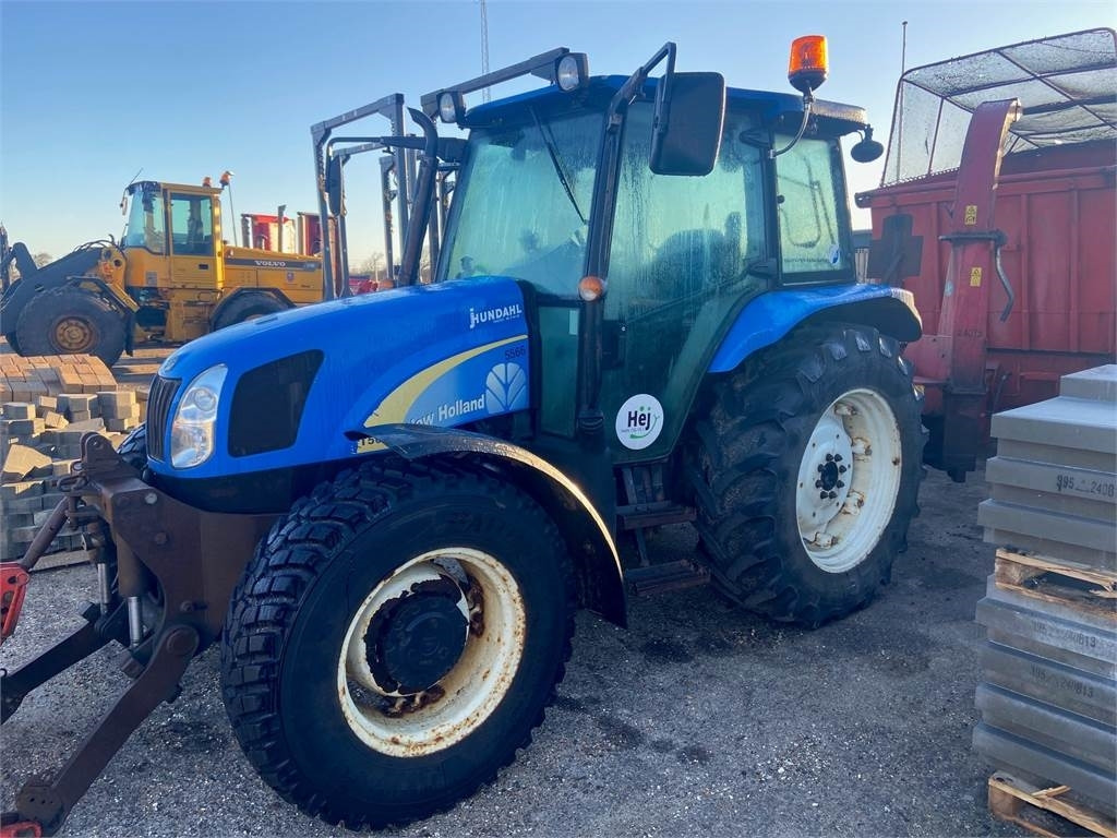 New Holland T5050 - Trator: foto 1 New Holland T5050 - Trator: foto 1