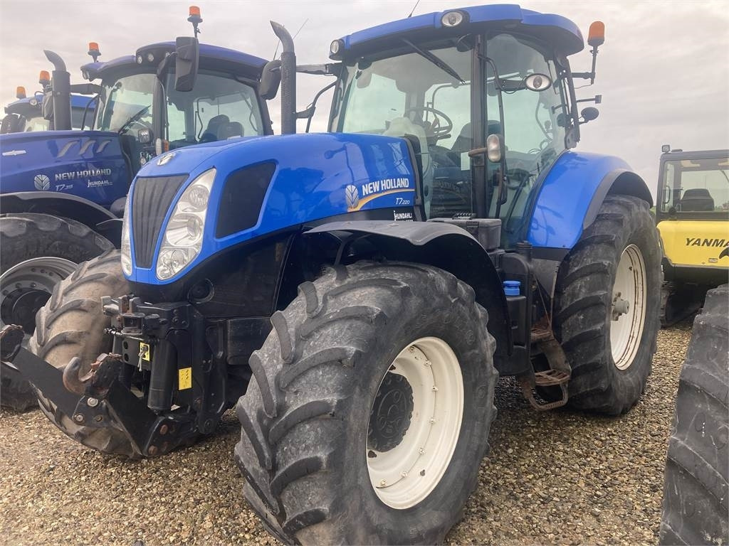 New Holland T7.220 CLASSIC - Trator: foto 2 New Holland T7.220 CLASSIC - Trator: foto 2