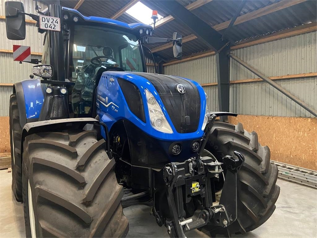 New Holland T7.300 AC NEWG - Trator: foto 1 New Holland T7.300 AC NEWG - Trator: foto 1