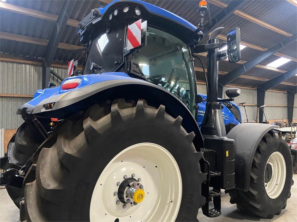 New Holland T7.300 AC NEWG - Trator: foto 2 New Holland T7.300 AC NEWG - Trator: foto 2